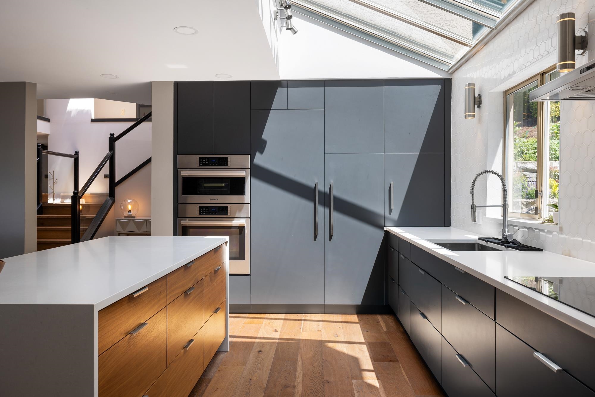 245 KELVIN GROVE WAY 12