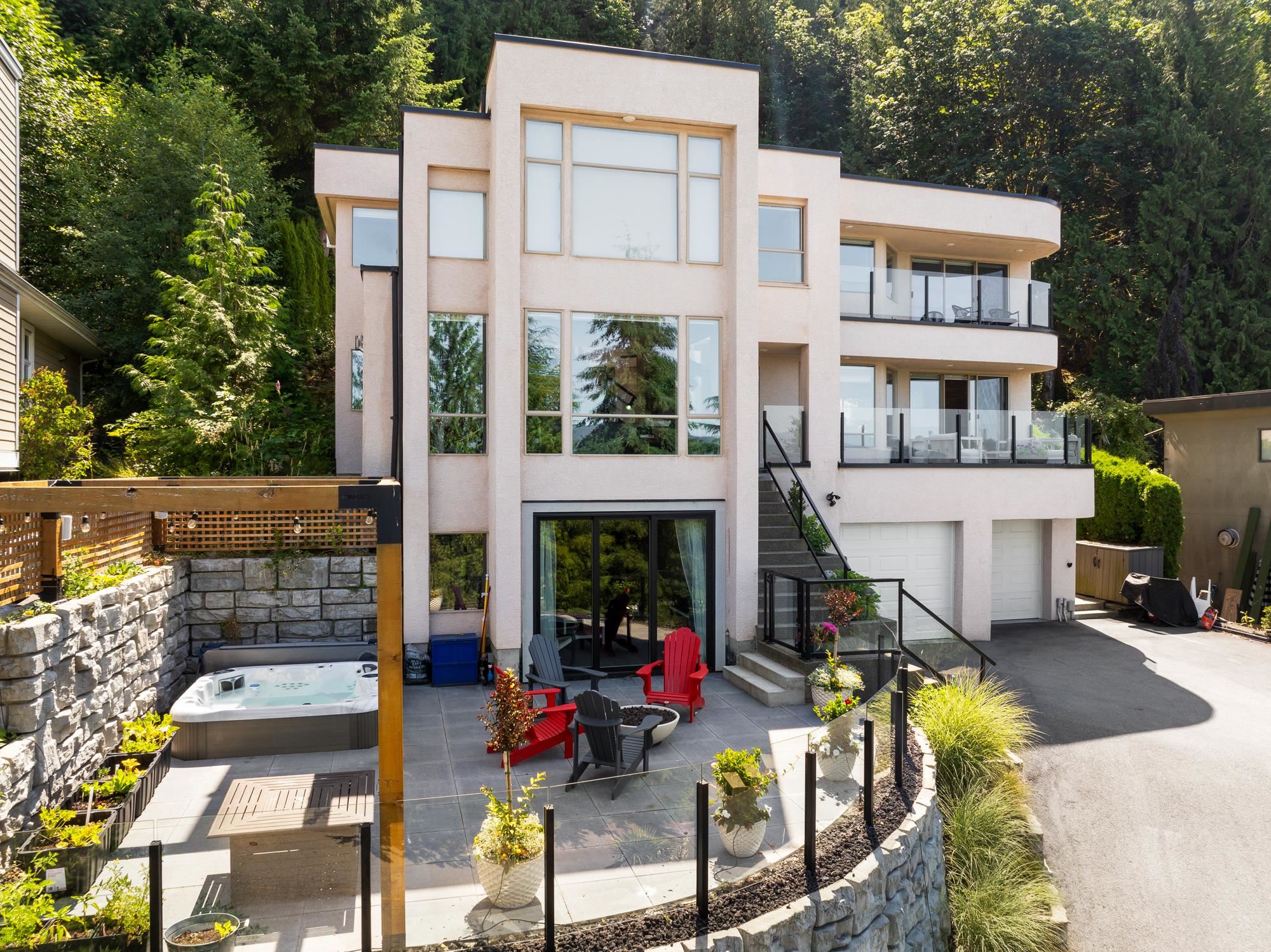245 KELVIN GROVE WAY 3