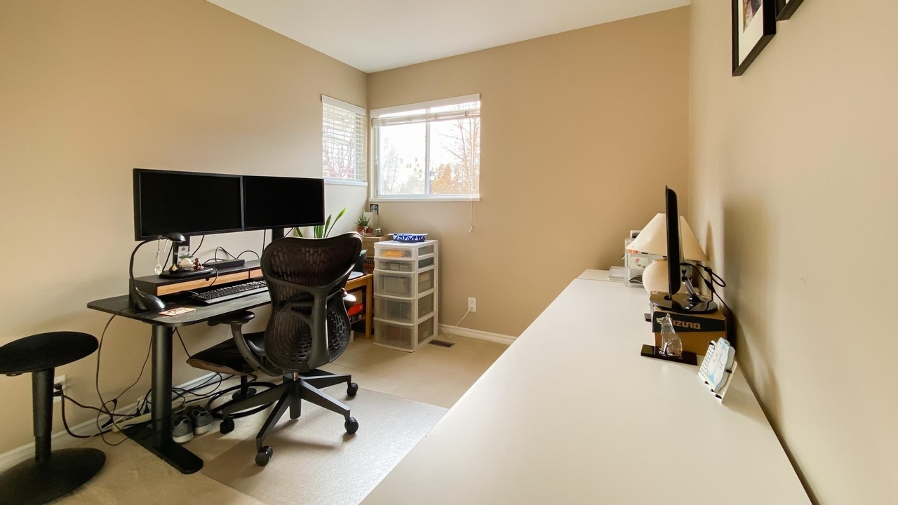1212 Orlohma Pl, North Vancouver, BC V7G 2K3 12