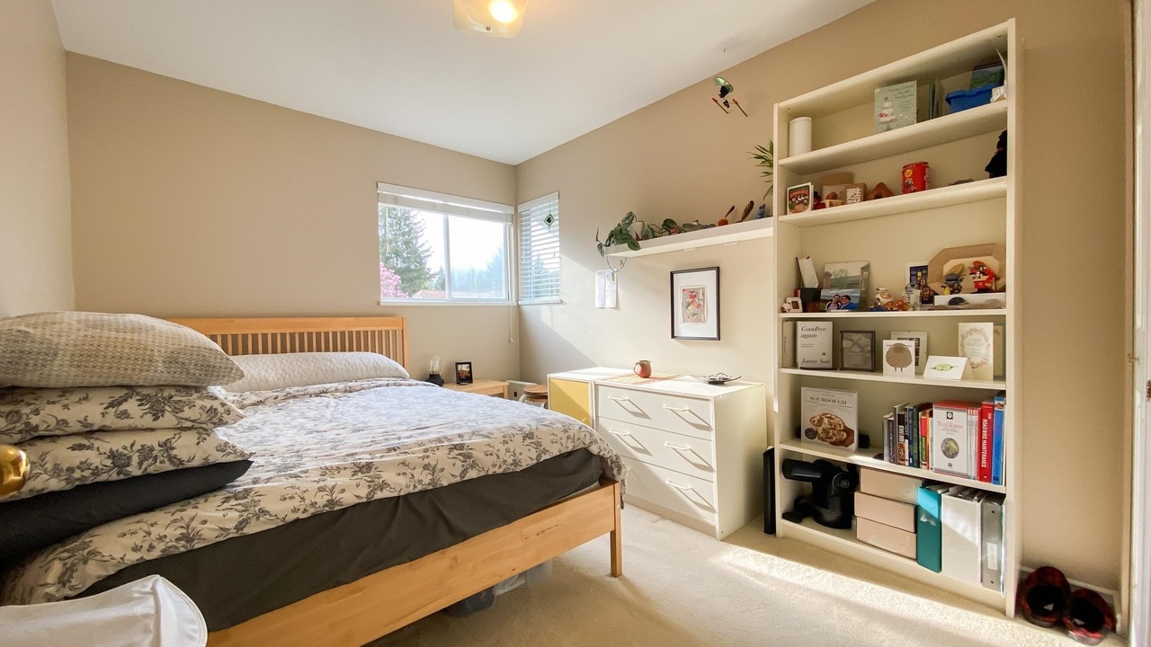 1212 Orlohma Pl, North Vancouver, BC V7G 2K3 14