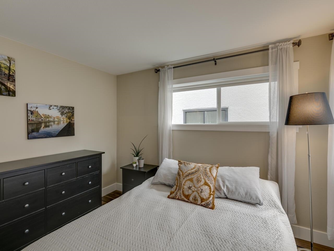 1265 W 11th Ave #206, Vancouver, BC V6H 1K6 11