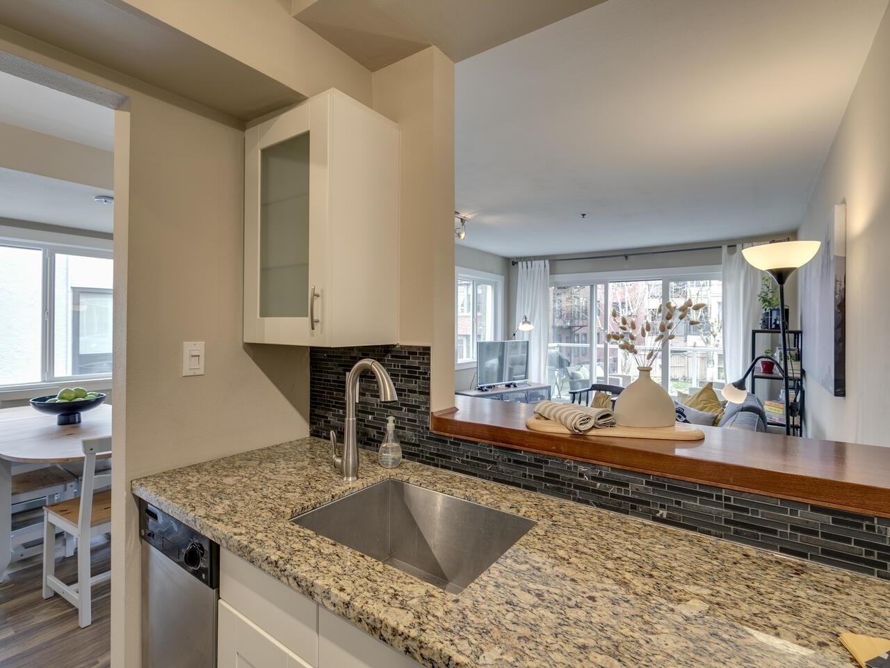 1265 W 11th Ave #206, Vancouver, BC V6H 1K6 15
