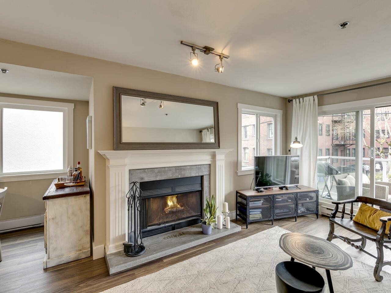 1265 W 11th Ave #206, Vancouver, BC V6H 1K6 19