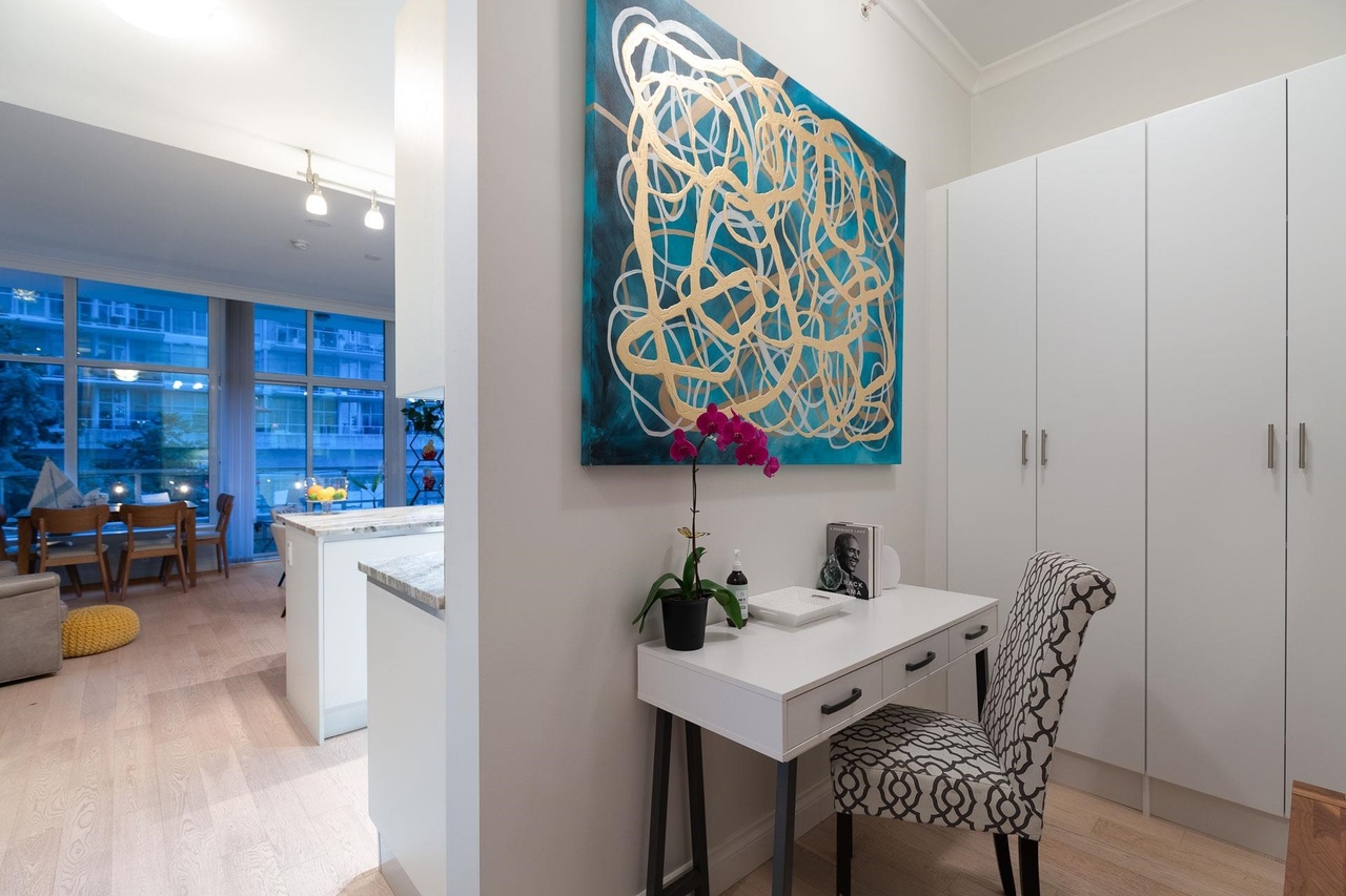 175 Victory Ship Way #103, North Vancouver, BC V7L 0G1 17