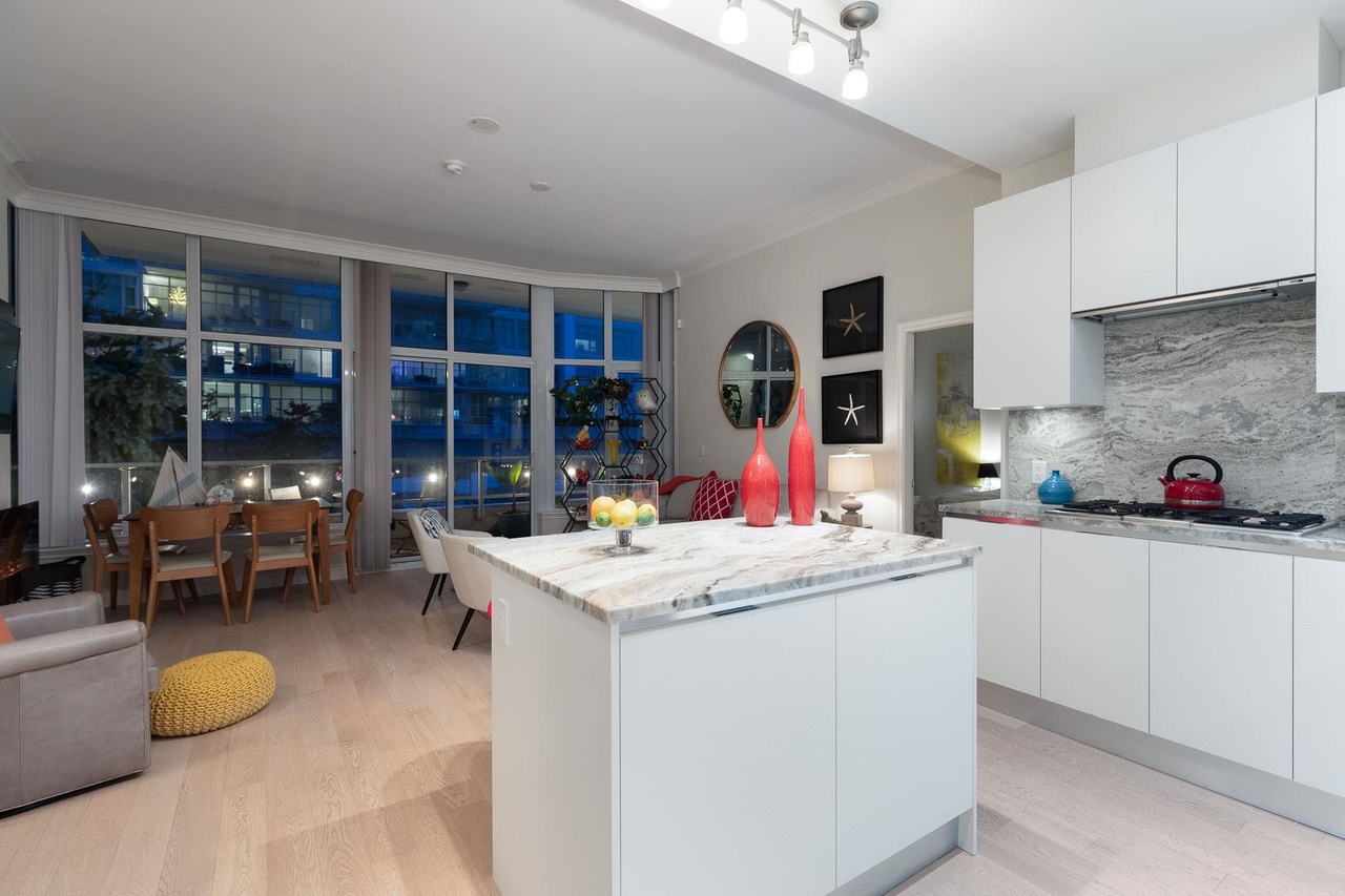 175 Victory Ship Way #103, North Vancouver, BC V7L 0G1 19