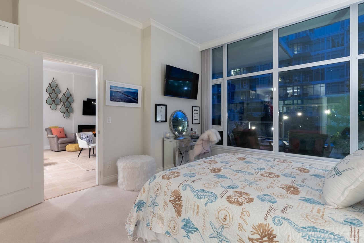 175 Victory Ship Way #103, North Vancouver, BC V7L 0G1 10