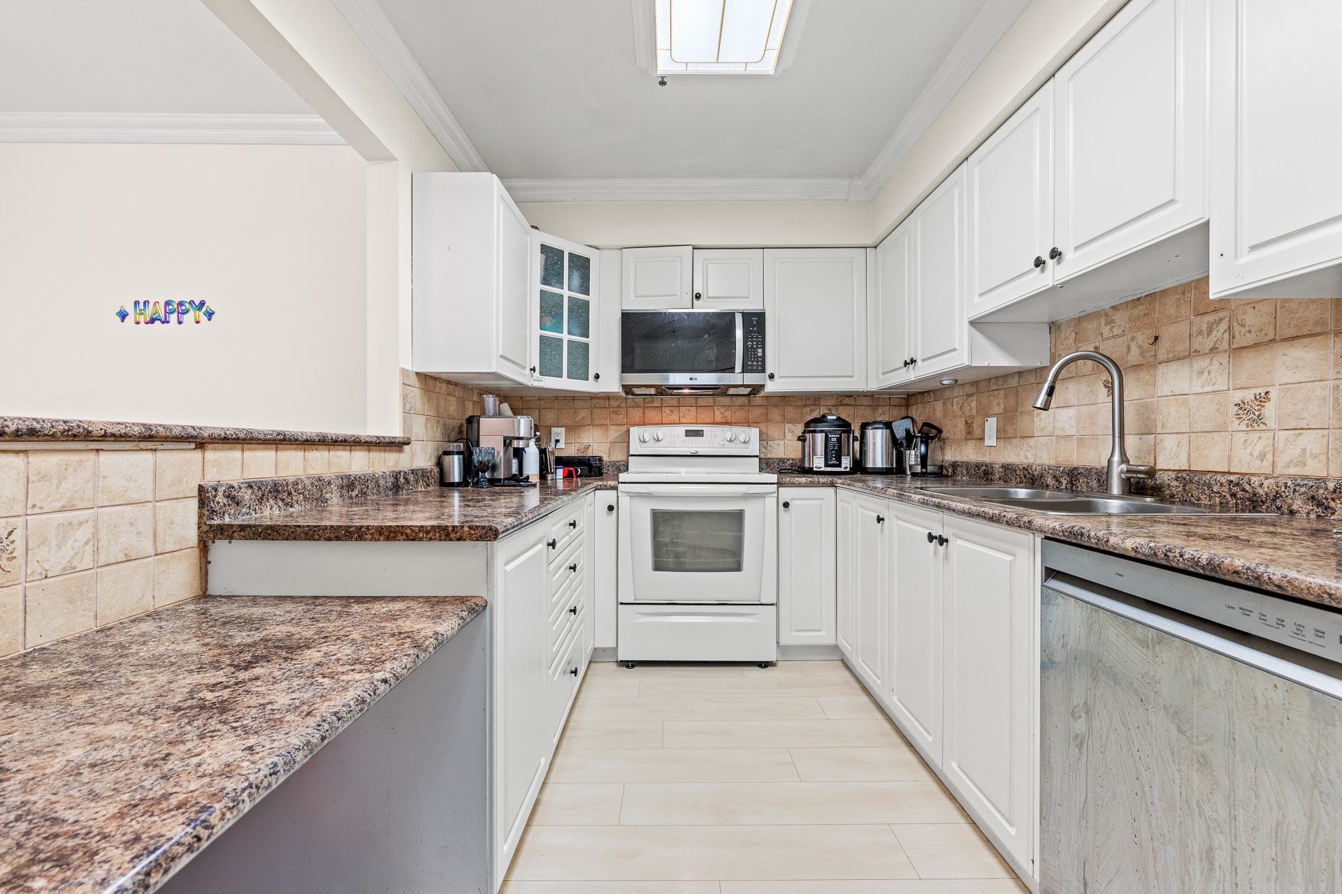 312 - 1148 Westwood Street 6